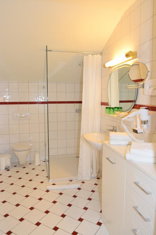Two-Bedroom Apartment,377490898:JPEG